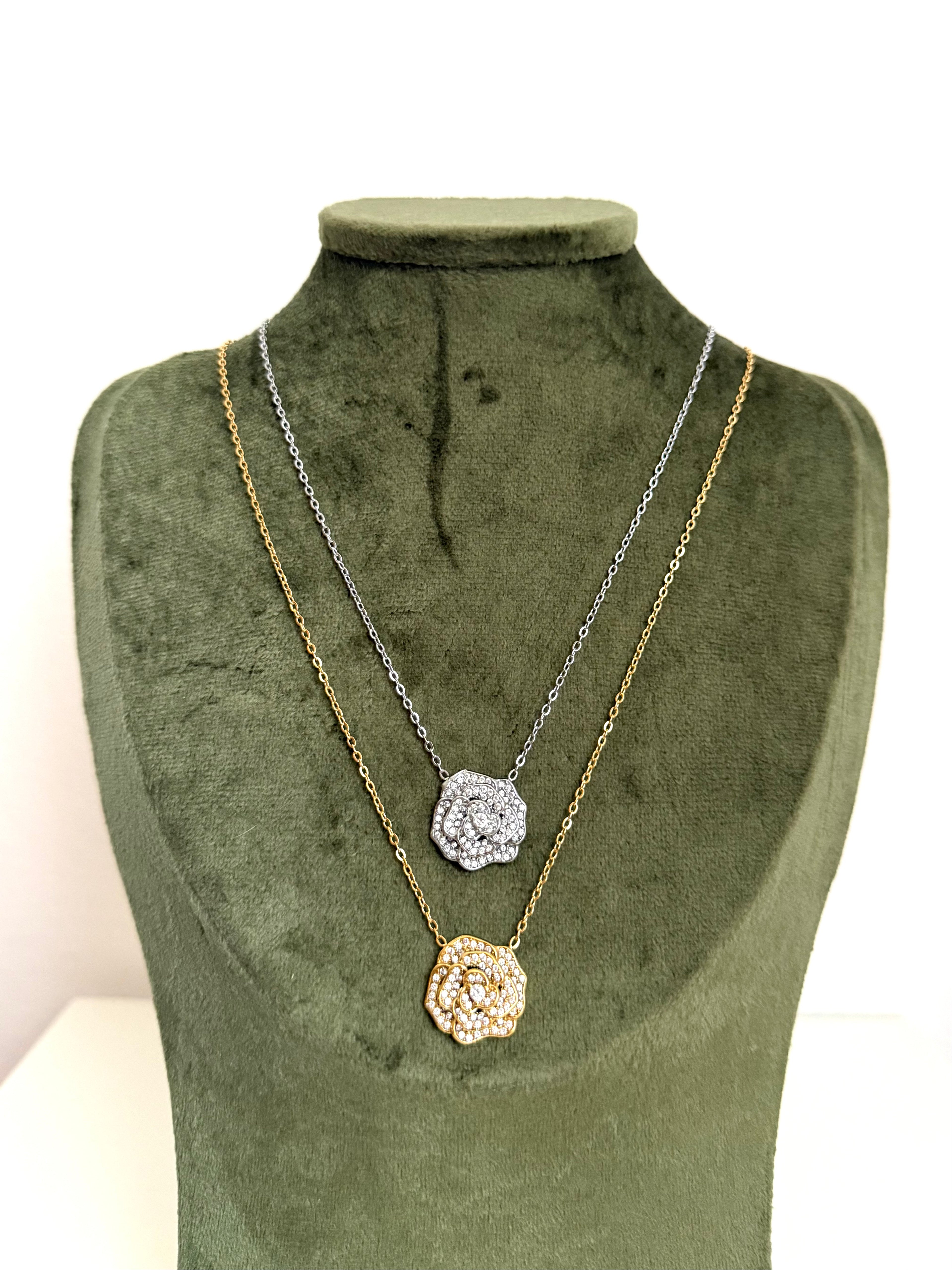 Collana Big Rose