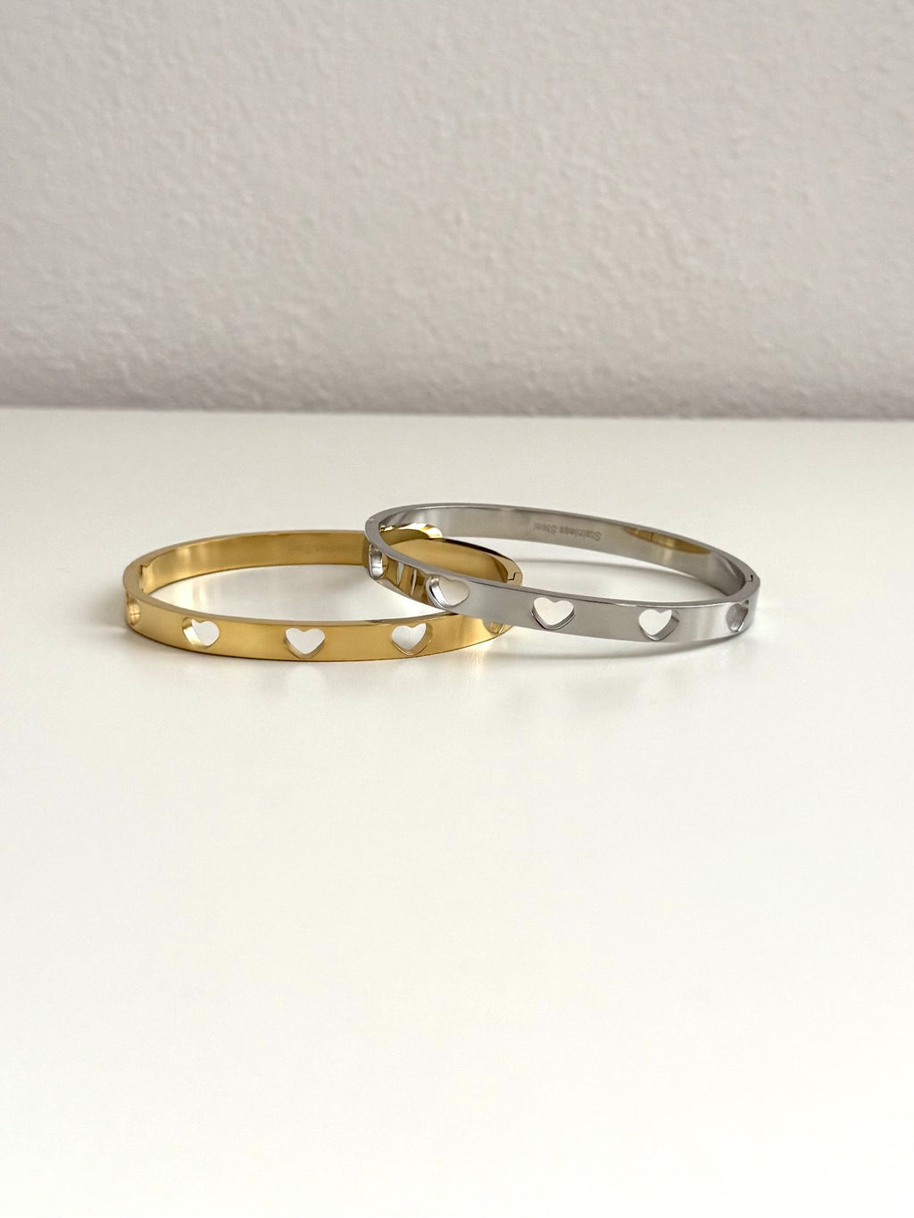 Bracciale Rigido Cuore Incisi