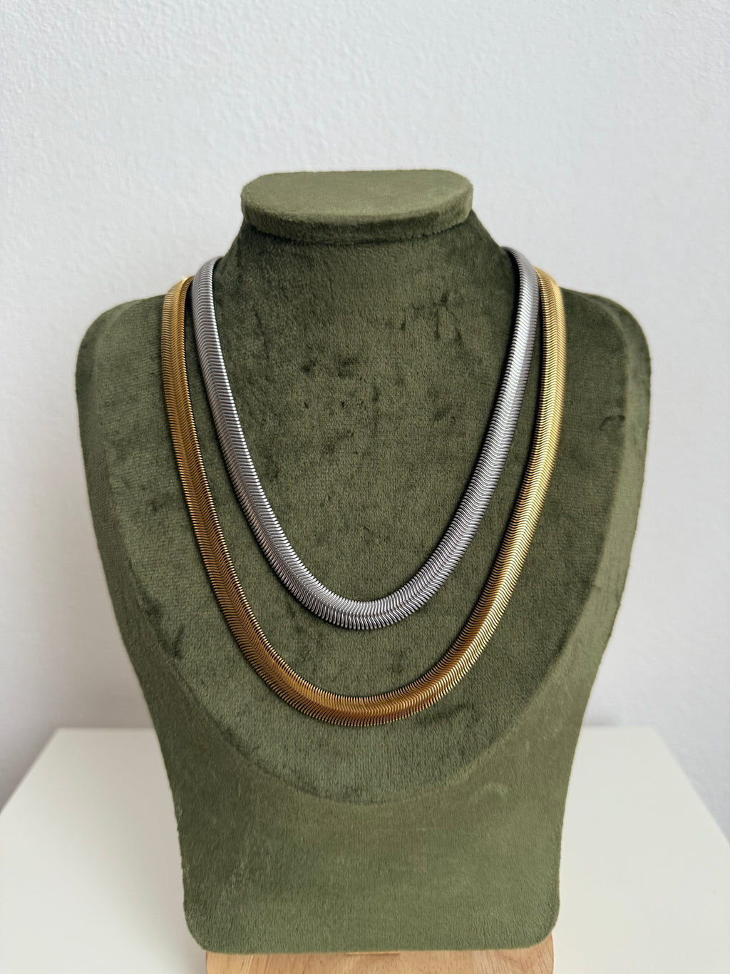 Collana Snake