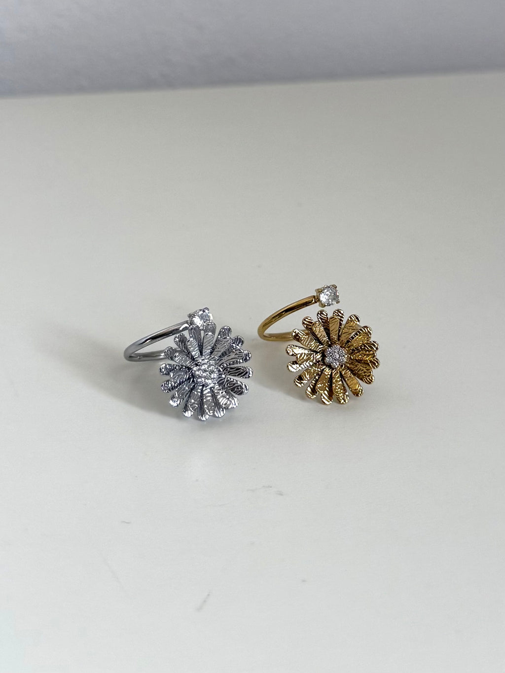 Anello Girasole con Punto Luce