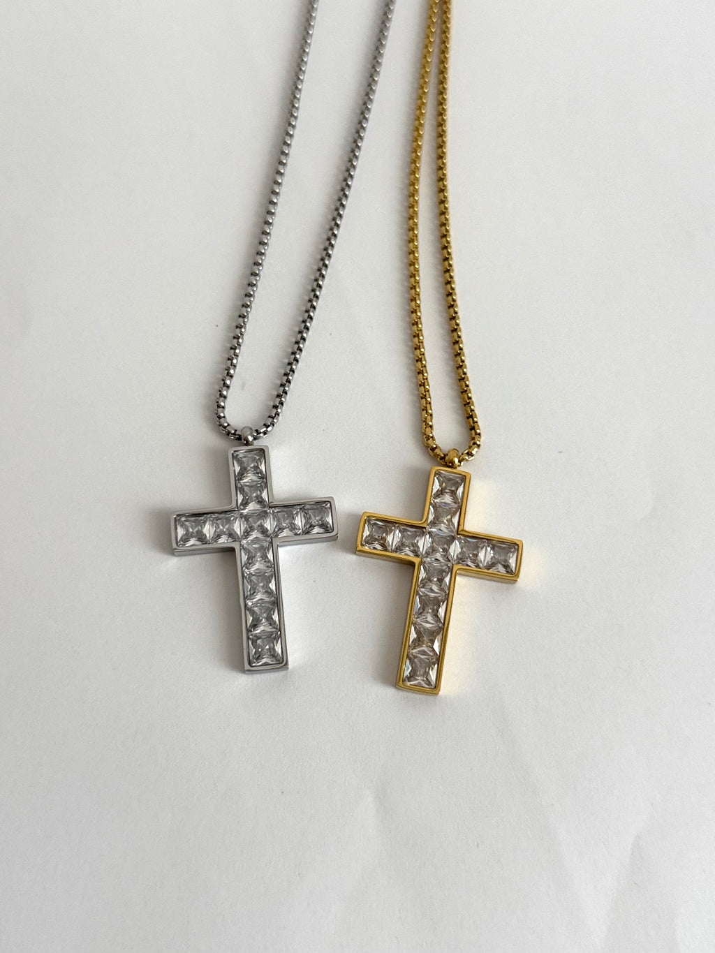Collana Cross