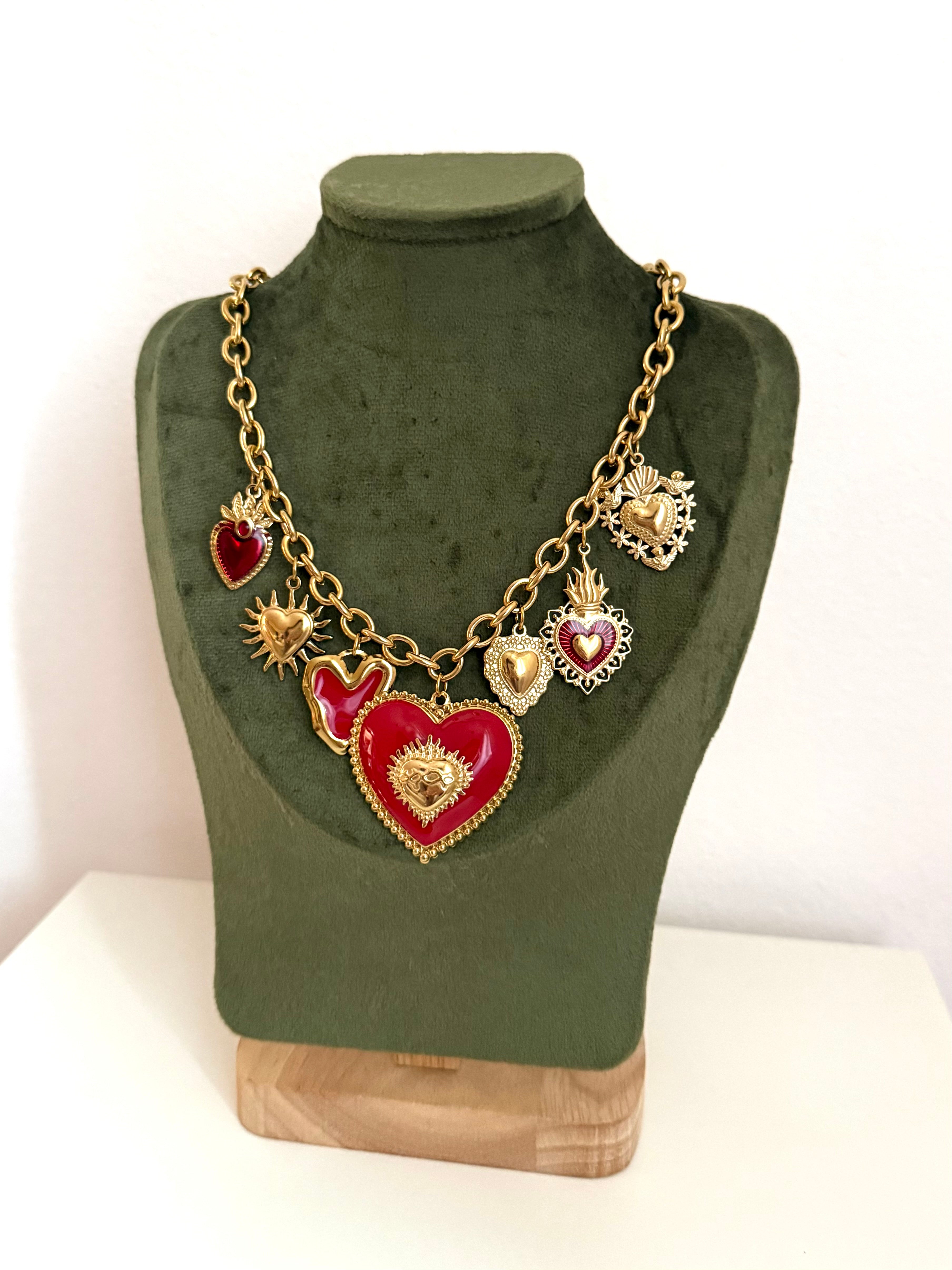 Collana Sacred Flames