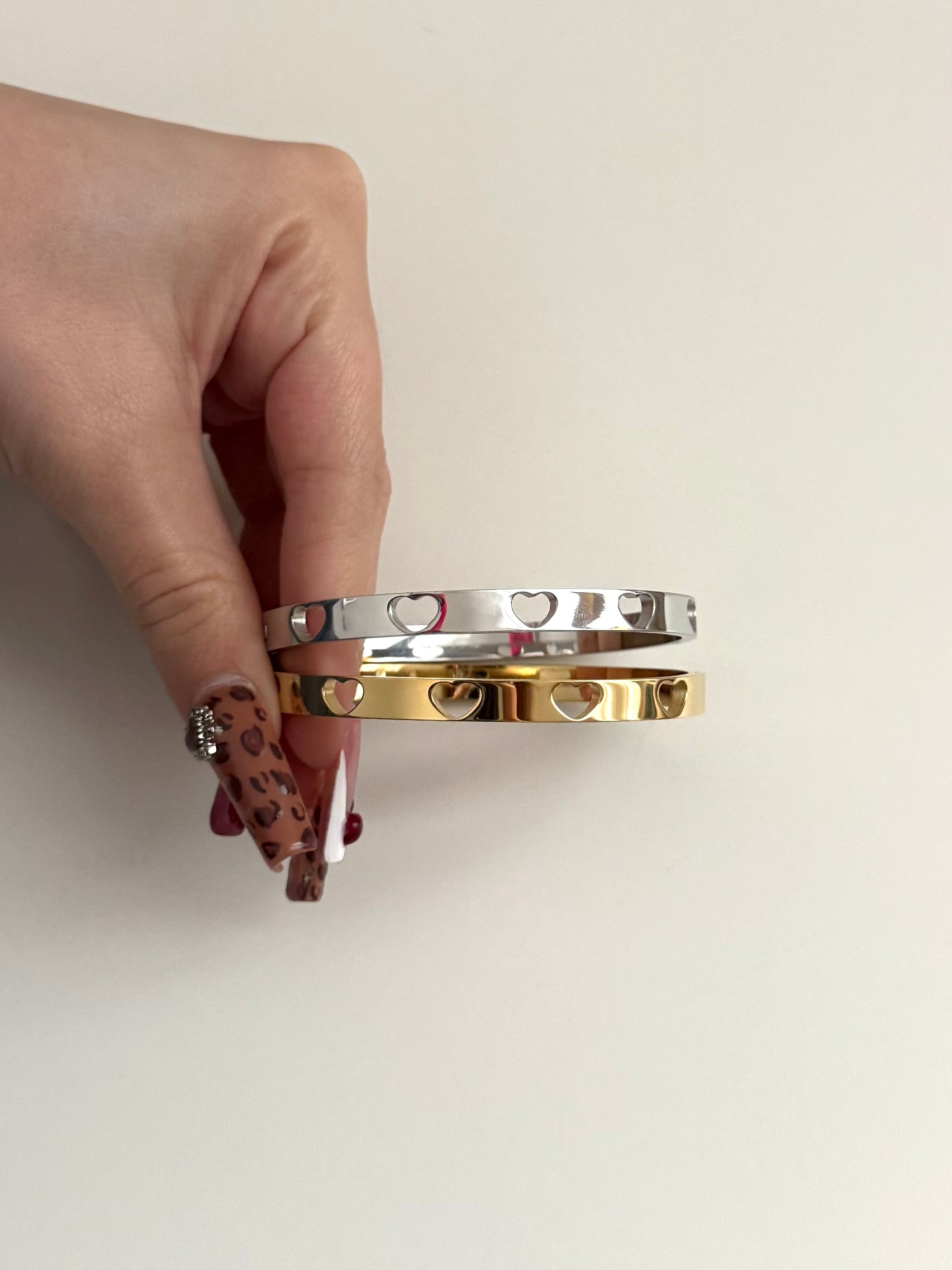 Bracciale Rigido Cuore Incisi