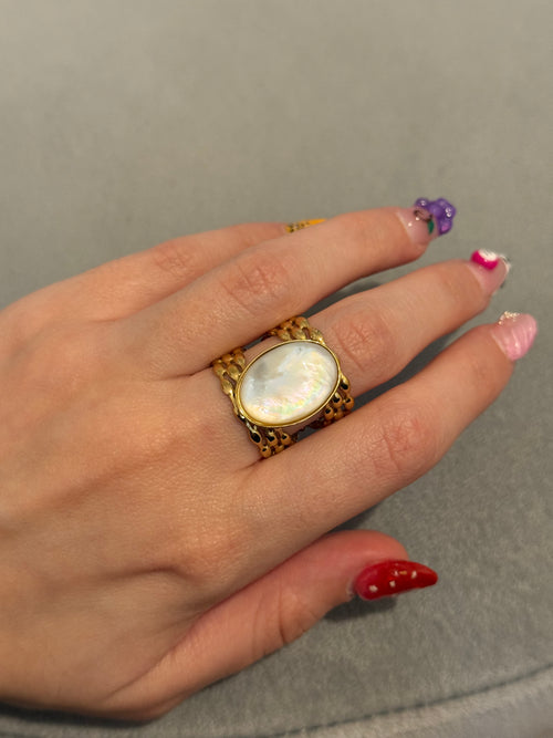 Anello Amira