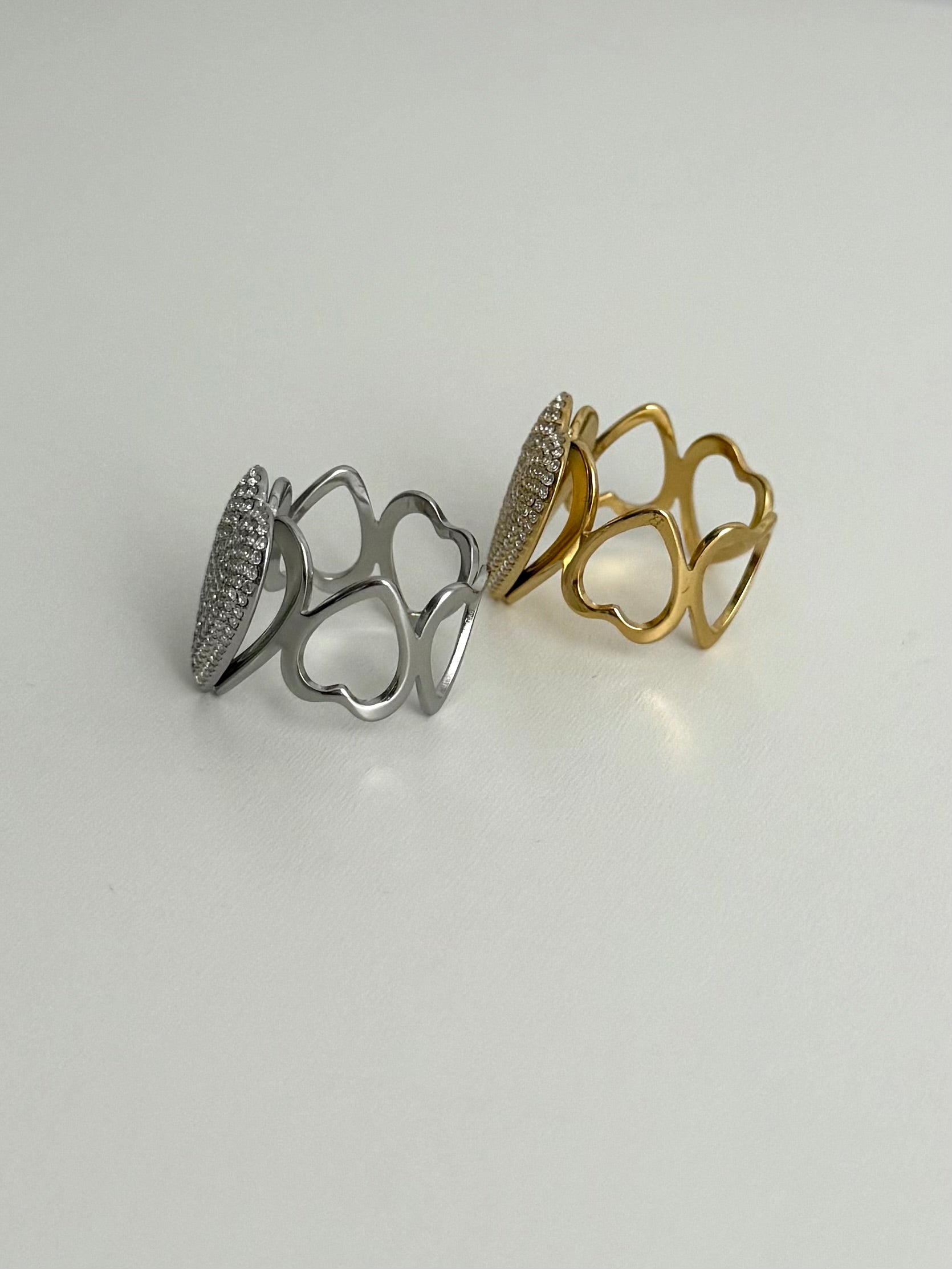 Anello Divina