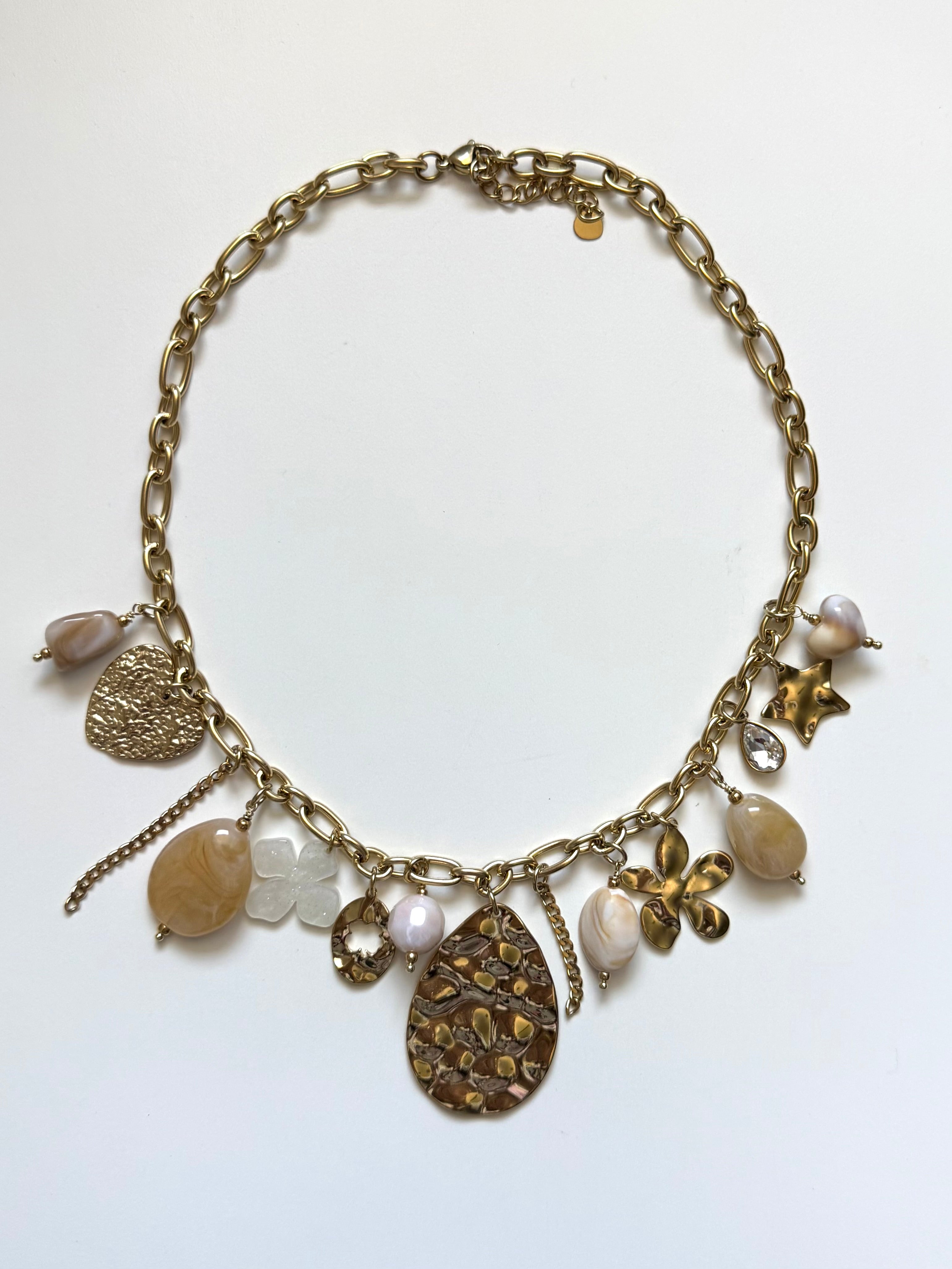 Collana Oriente con Charms