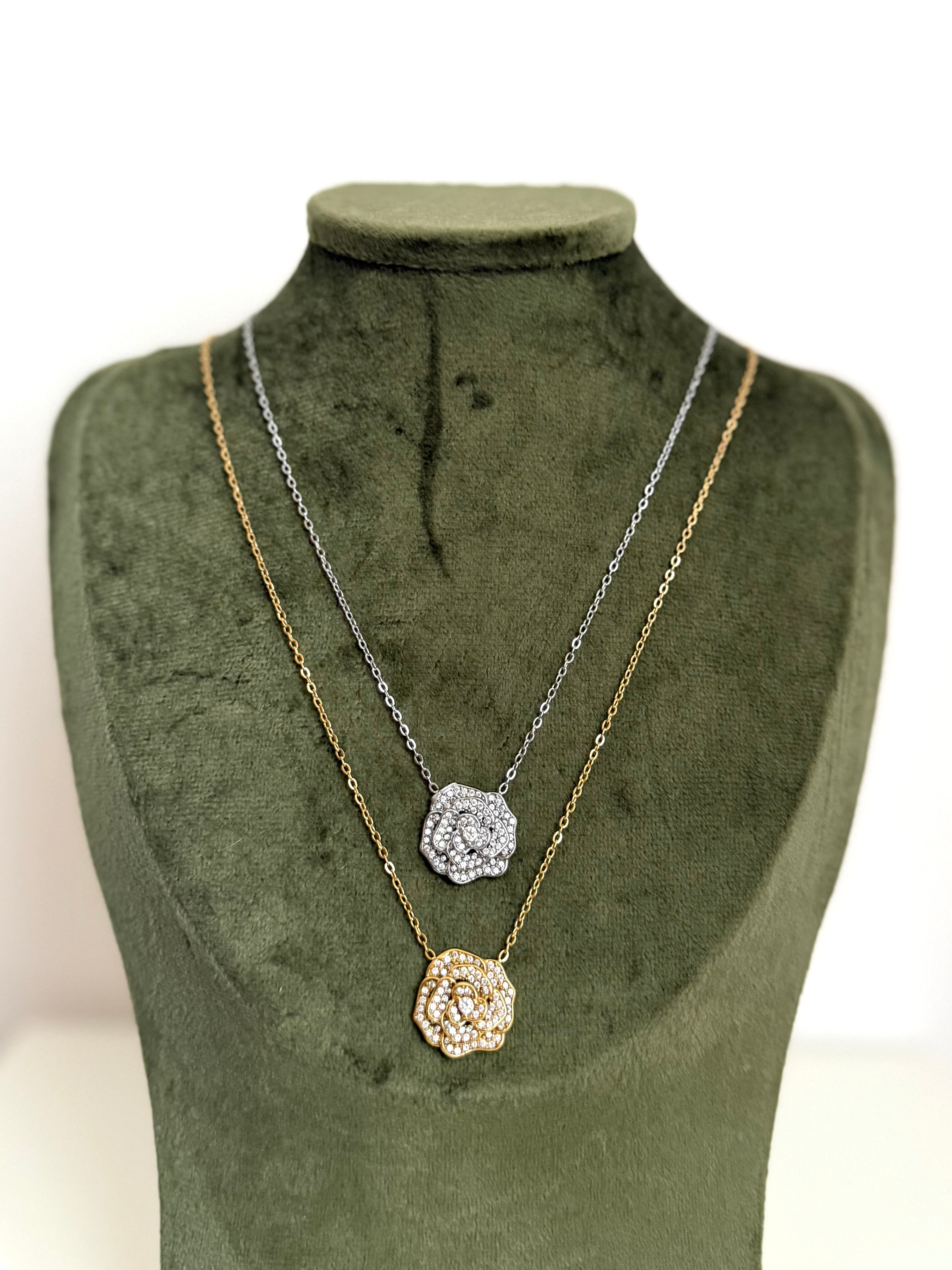 Collana Big Rose